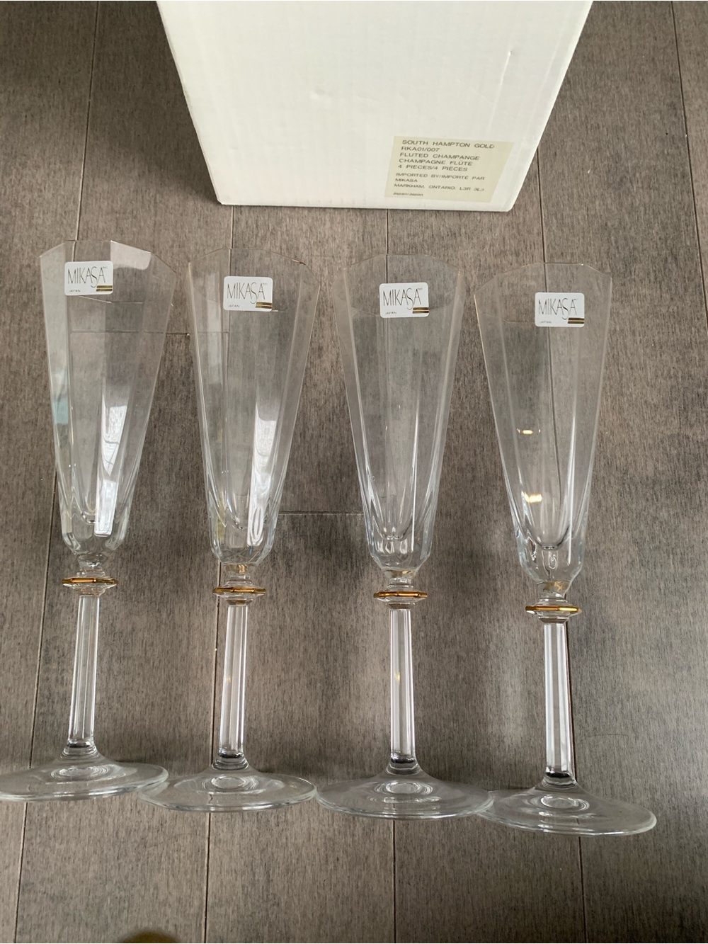 Mikasa Crystal South Hampton Gold Champagne Flutes Set of 4
Brand new  box - Picture 4 of 12
